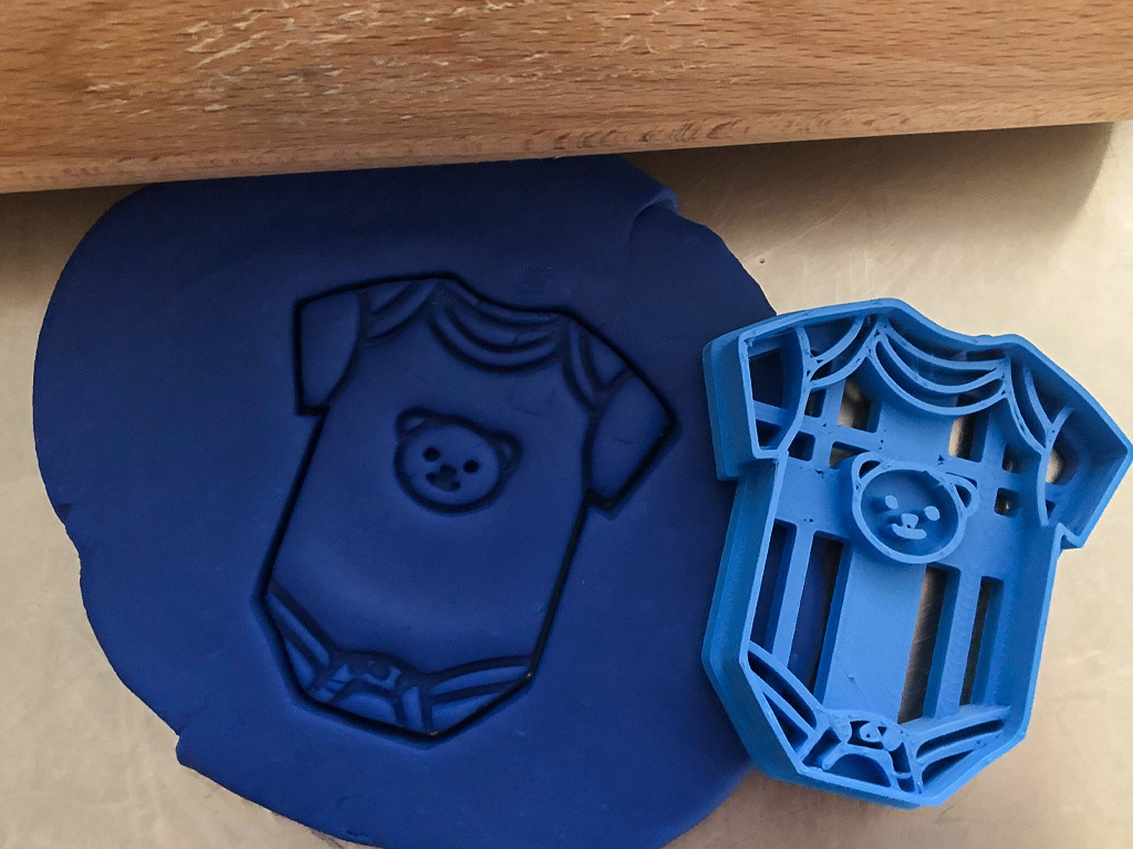 STL file Cookie cutter Baby tshirt・Model to download and 3D print・Cults